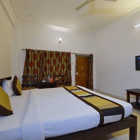 Oyo 1159 Hotel Chandra Prakash Ουνταϊπούρ Εξωτερικό φωτογραφία