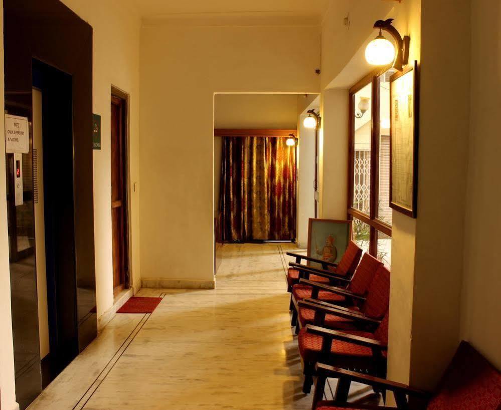 Oyo 1159 Hotel Chandra Prakash Ουνταϊπούρ Εξωτερικό φωτογραφία