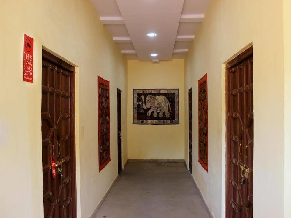 Oyo 1159 Hotel Chandra Prakash Ουνταϊπούρ Εξωτερικό φωτογραφία