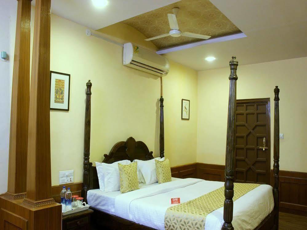 Oyo 1159 Hotel Chandra Prakash Ουνταϊπούρ Εξωτερικό φωτογραφία