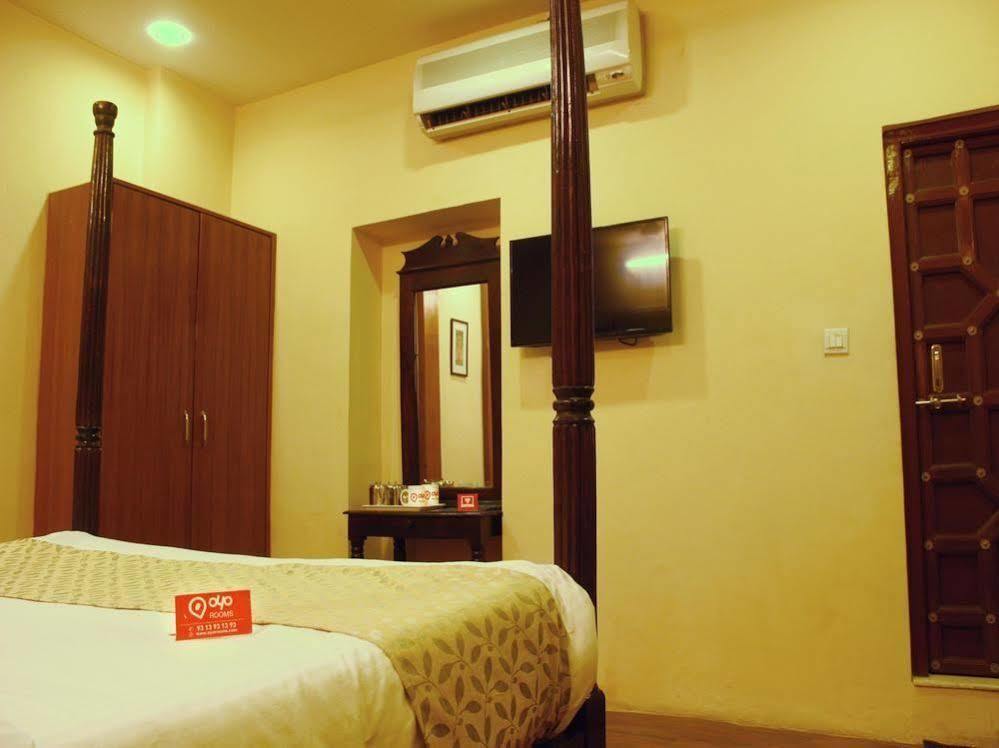 Oyo 1159 Hotel Chandra Prakash Ουνταϊπούρ Εξωτερικό φωτογραφία