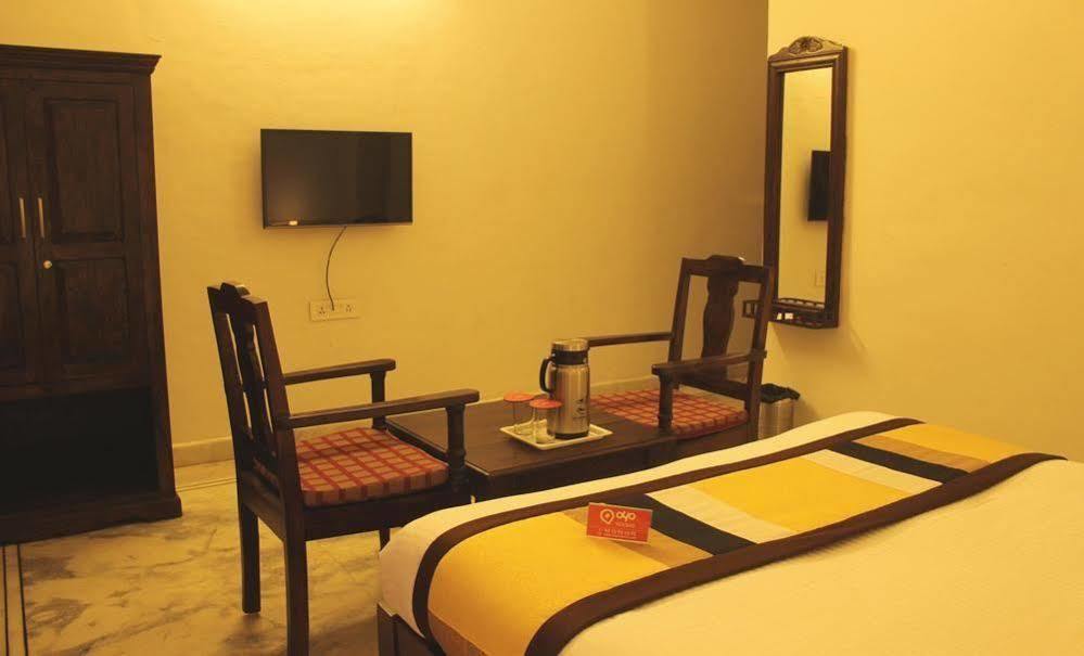 Oyo 1159 Hotel Chandra Prakash Ουνταϊπούρ Εξωτερικό φωτογραφία