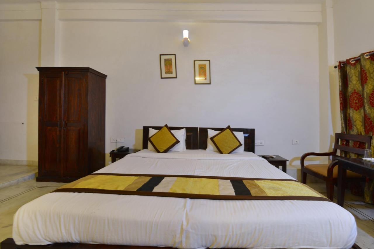 Oyo 1159 Hotel Chandra Prakash Ουνταϊπούρ Εξωτερικό φωτογραφία
