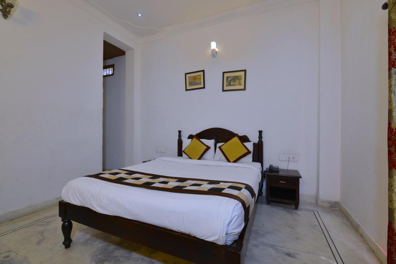 Oyo 1159 Hotel Chandra Prakash Ουνταϊπούρ Εξωτερικό φωτογραφία