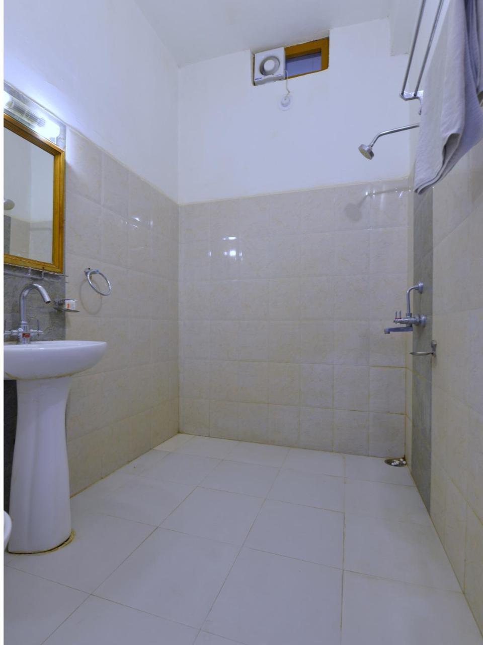 Oyo 1159 Hotel Chandra Prakash Ουνταϊπούρ Εξωτερικό φωτογραφία